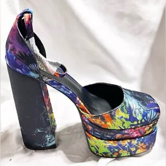 Size 6…….…Tie Dye Style Platform Heels with Ankle Strap. New…..Lady Go Diva - Picture 2 of 10